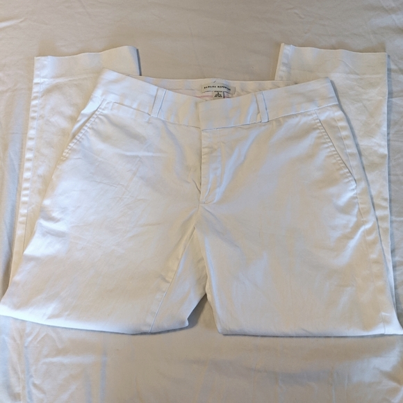 Banana Republic Pants - Banana Republic White Stretch Ankle Length Capri Size 6